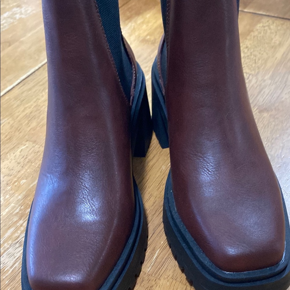 Madden Girl Brown Boots Stylish and Versatile